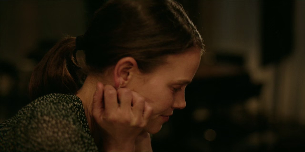 Smile (2022) WEBRip Hindi + English 720p 10bit HEVC DDP 5.1 ESub.mkv.0000